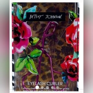 Betsey Johnson Eyelash Curler